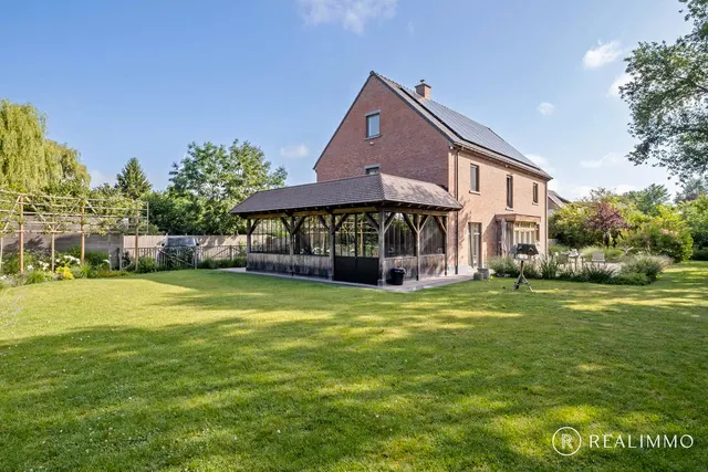 Villa te koop in Celles – 1/10
