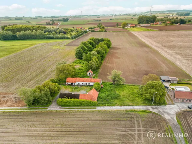 Hoeve te koop in Celles – 1/10