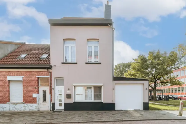 Huis te koop in Merksem – 1/10