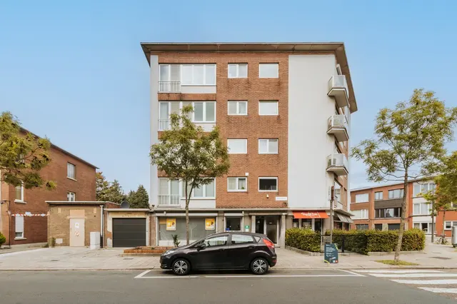 Appartement te koop in Merksem – 1/10