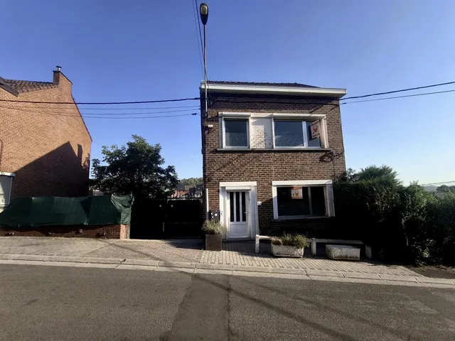 Huis te koop in Gilly – 1/10