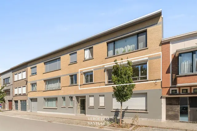 Appartement te koop in Sint-amandsberg – 1/10