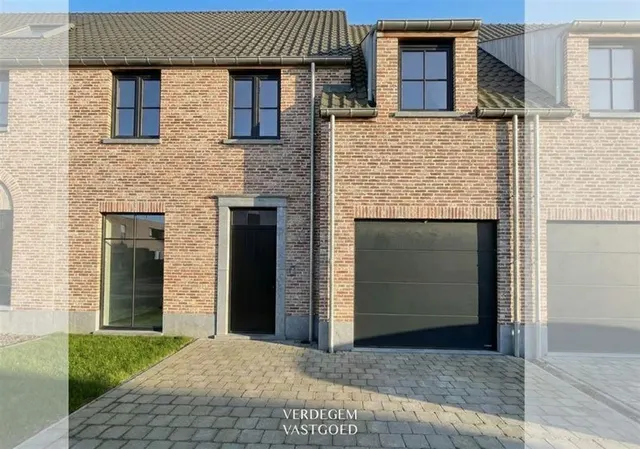 Huis te koop in Oosteeklo – 1/4