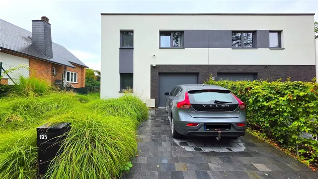 Villa maison ferme te koop in Marcinelle – 1/10