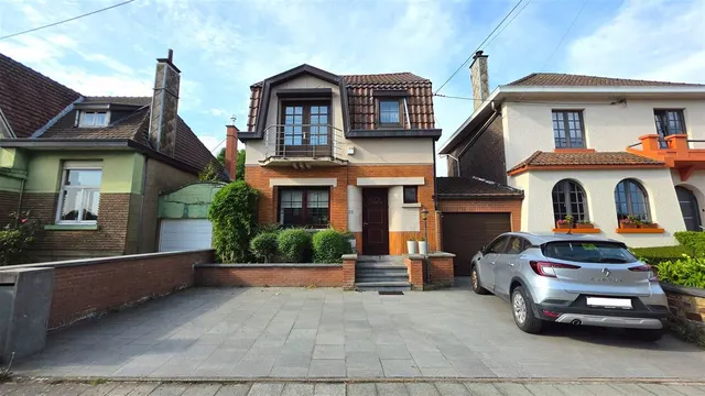 Villa maison ferme te koop in Marcinelle – 1/10