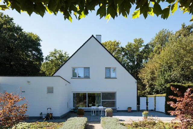 Villa for sale in Waasmunster – 1/10