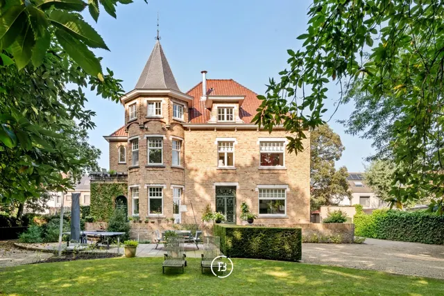 Villa te koop in Assebroek – 1/10