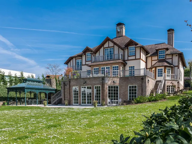 House te huur in Uccle – 1/10