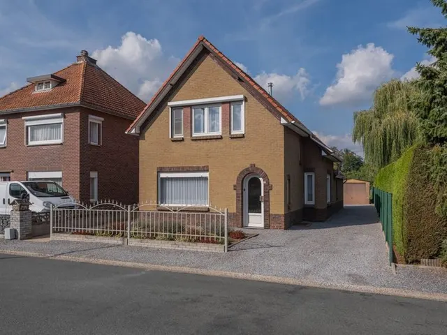 Huis te koop in Neeroeteren – 1/10