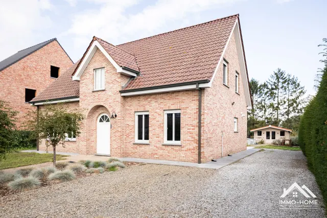 Huis te koop in Moerbeke – 1/10