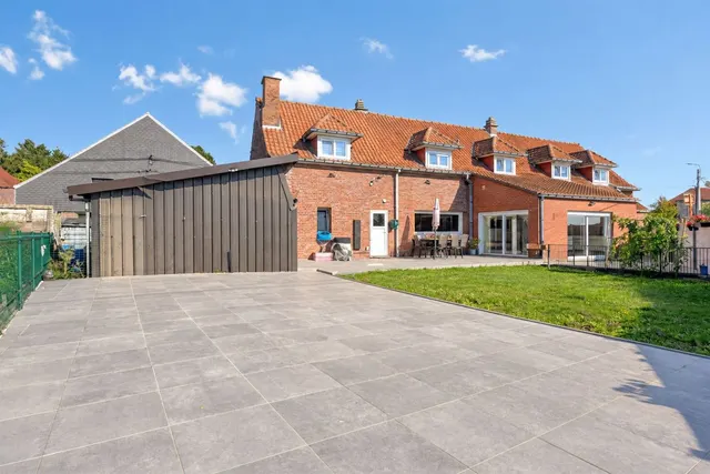 House for sale in Halle – 1/10