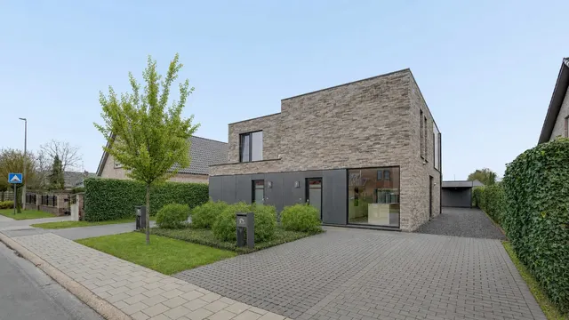 Huis te koop in Maaseik – 1/10