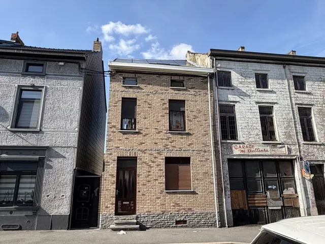 Huis te koop in Monceau-sur-Sambre – 1/10