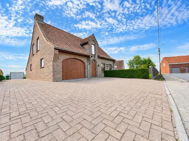 Huis te koop in Houthulst – 1/10
