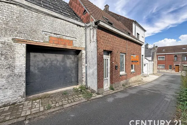 Huis te koop in Leuze-En-Hainaut – 1/4