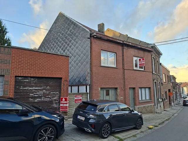 House for sale in Chatelineau – 1/10
