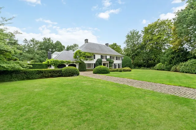 Woning en villa te koop in Brasschaat – 1/10