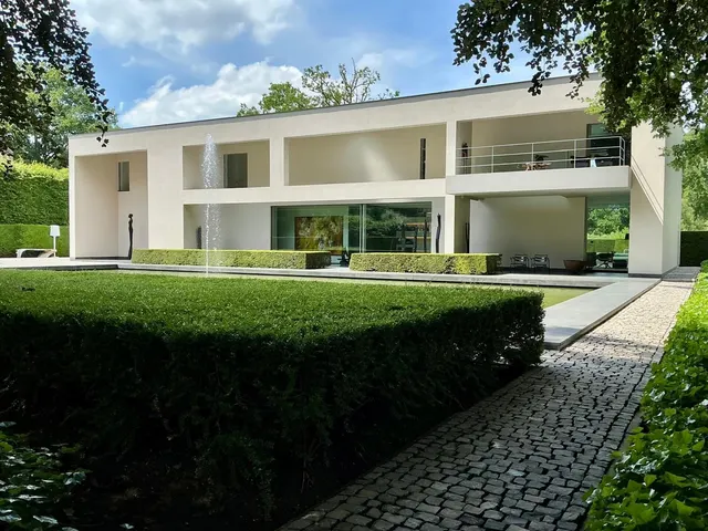 Woning en villa te koop in Brasschaat – 1/10