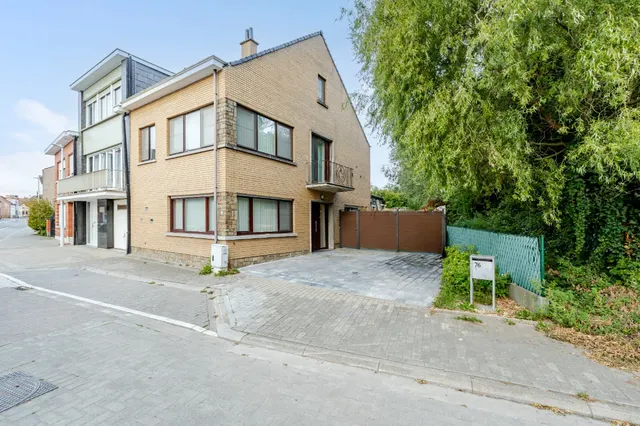 Huis te koop in Denderleeuw – 1/10