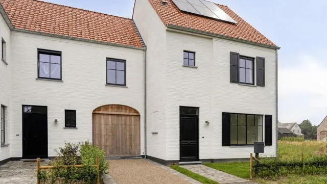 Huis te koop in Harelbeke – 1/10