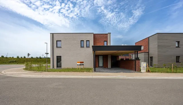 Huis te koop in Crisnée – 1/10