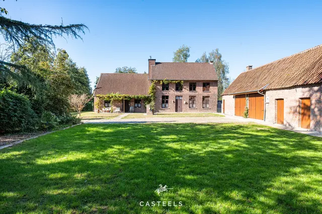 Hoeve te koop in Laarne – 1/10