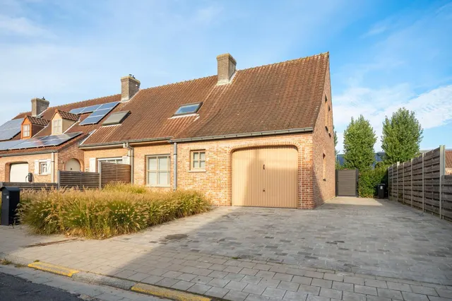 Huis te koop in Harelbeke – 1/10