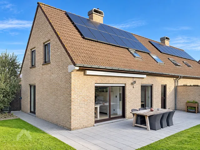 Huis te koop in Beveren-Leie – 1/10