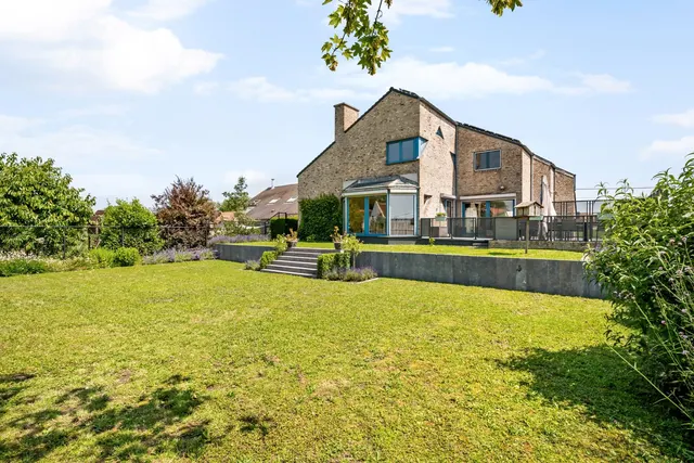 Woning en villa te koop in Nieuwerkerken – 1/10