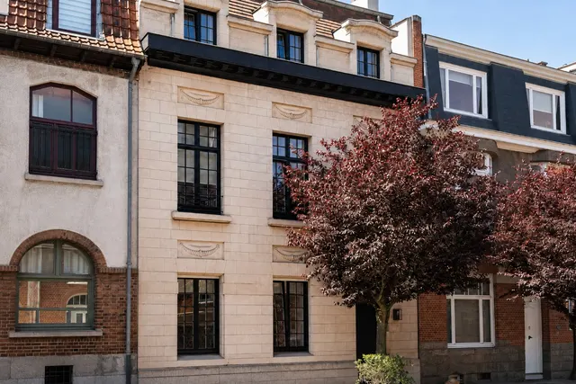 Woning en villa te koop in Uccle – 1/10