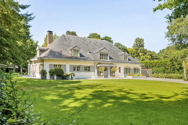 Woning en villa te koop in Brasschaat – 1/10