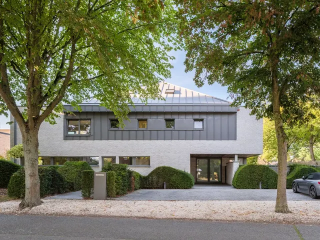Huis te koop in Mariakerke – 1/10