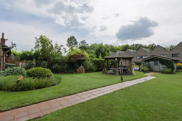 Huis te koop in Brasschaat – 1/10