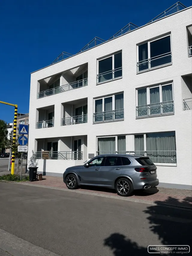 Appartement te koop in Waregem – 1/8