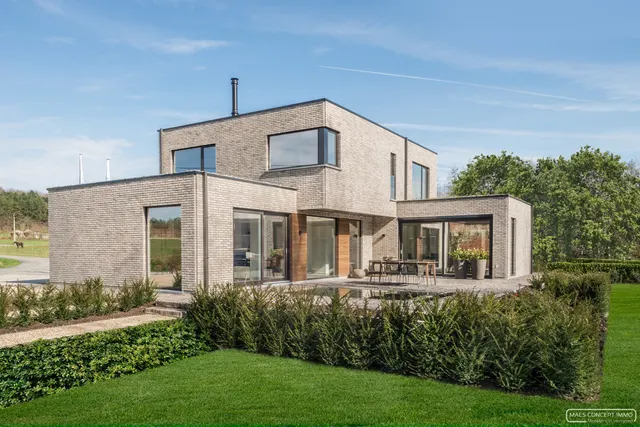 Villa te koop in Wielsbeke – 1/10