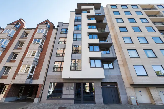 Appartement te koop in Etterbeek – 1/10