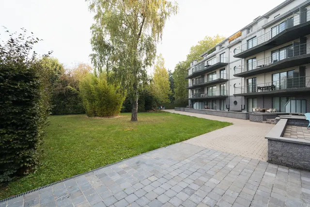 Rez-de-chaussée à vendre à Woluwe-Saint-Pierre – 1/10