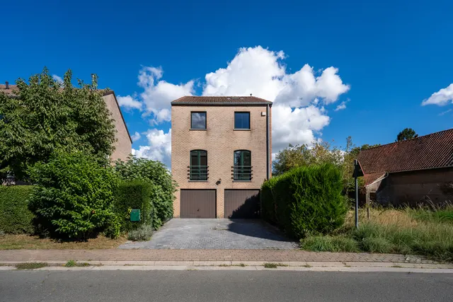 Huis te koop in Wezembeek-Oppem – 1/10