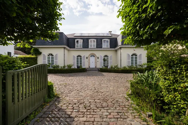 Huis te koop in Wezembeek-Oppem – 1/10