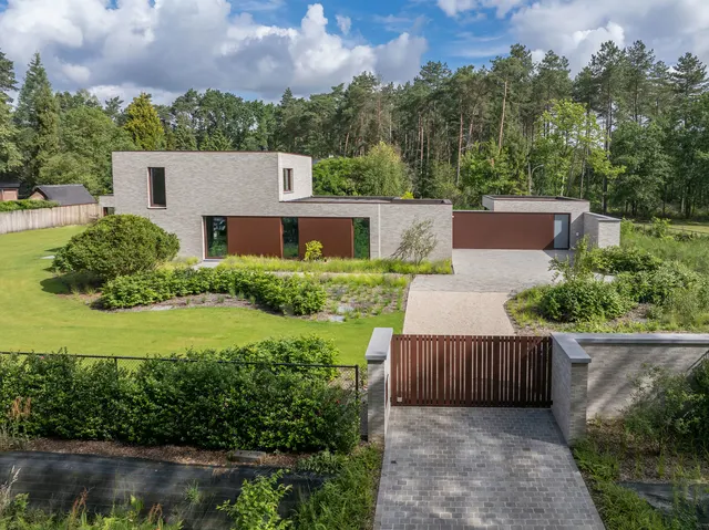 Huis te koop in Zoersel – 1/10