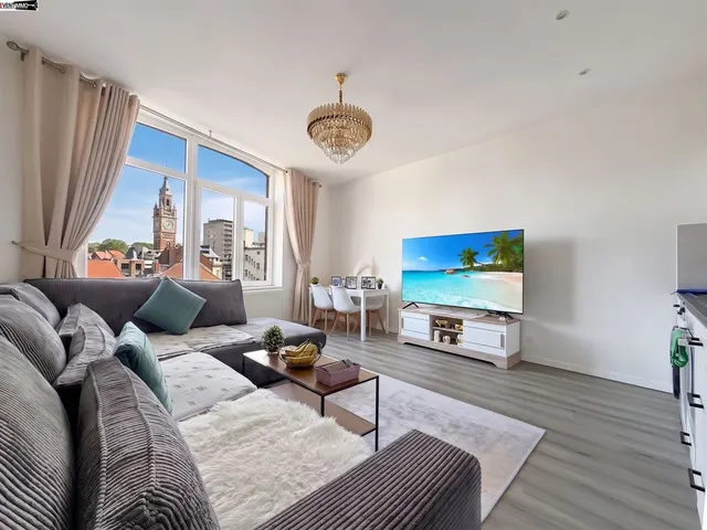 Appartement te koop in Schaerbeek – 1/7