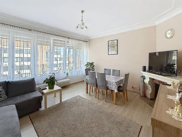 Appartement te koop in Jette – 1/10