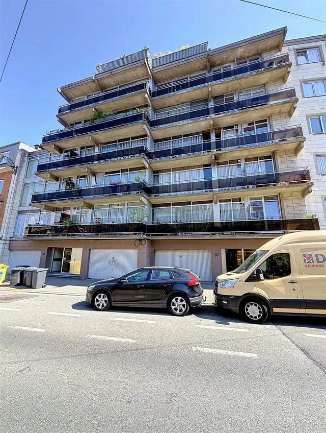 Appartement te koop in Jette – 1/10