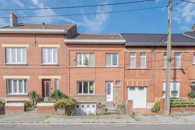 Maison à vendre à Mont-sur-Marchienne – 1/10