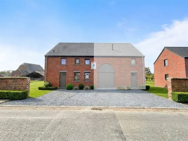 Huis te koop in Jandrain-Jandrenouille – 1/10