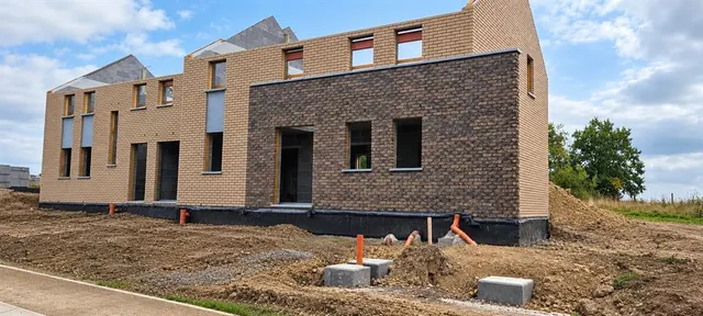 Huis te koop in Haltinne – 1/4