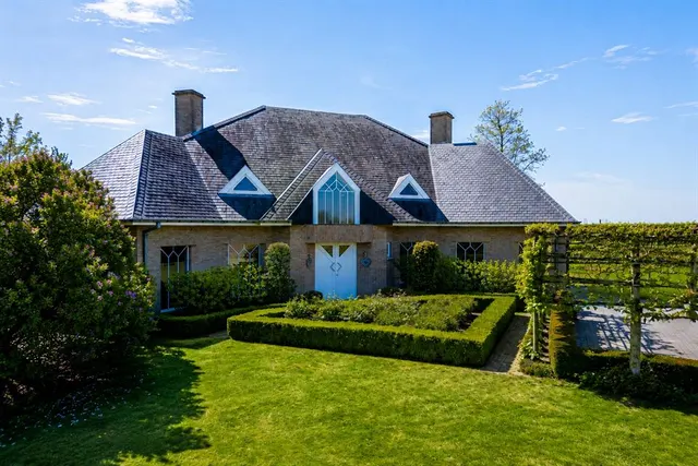 Maison à vendre à Pont-À-Celles – 1/10