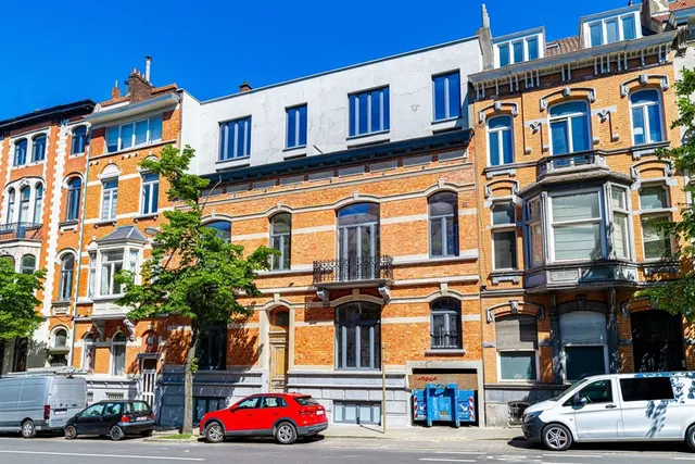Appartement te koop in Etterbeek – 1/6