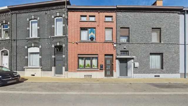 Maison à vendre à Gilly – 1/10