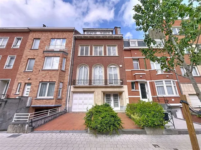 Huis te koop in Ixelles – 1/10